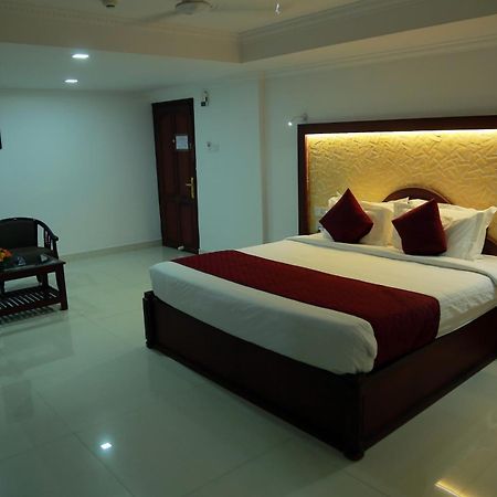 Hotel Savera Park Thrissur Εξωτερικό φωτογραφία