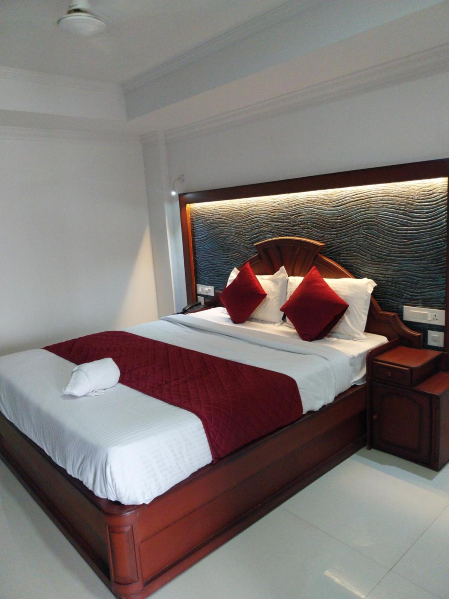 Hotel Savera Park Thrissur Εξωτερικό φωτογραφία