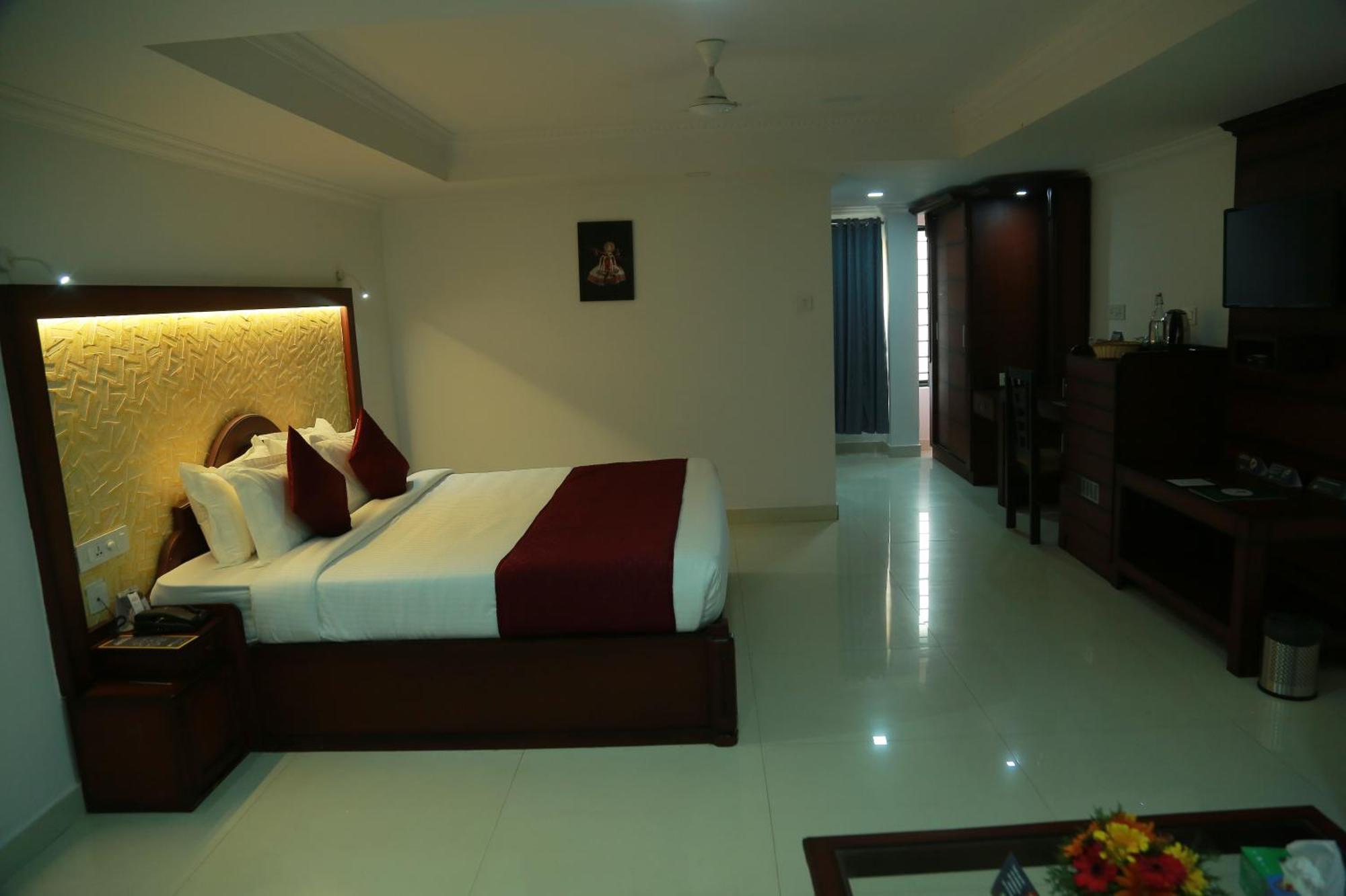 Hotel Savera Park Thrissur Εξωτερικό φωτογραφία