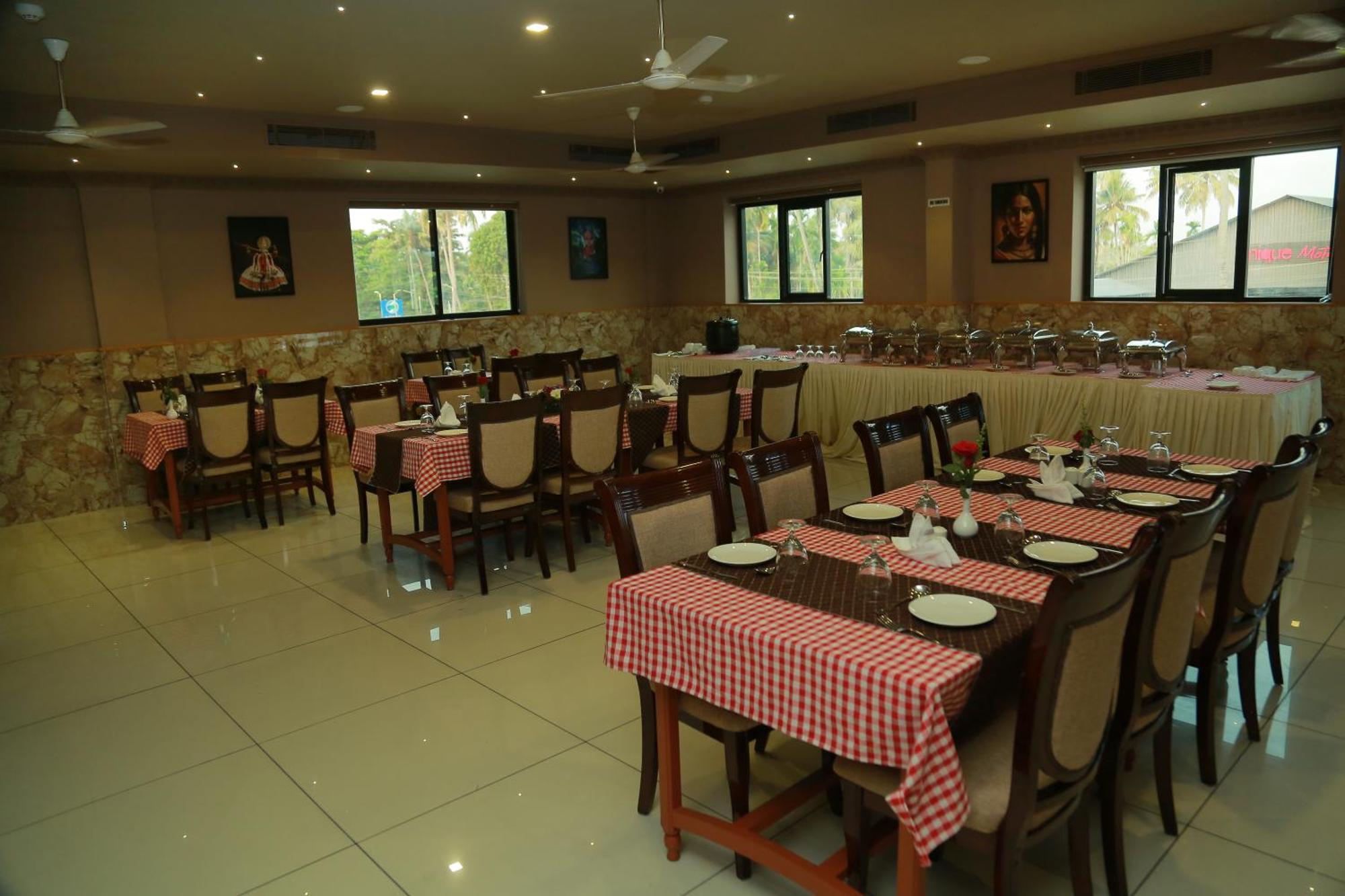 Hotel Savera Park Thrissur Εξωτερικό φωτογραφία