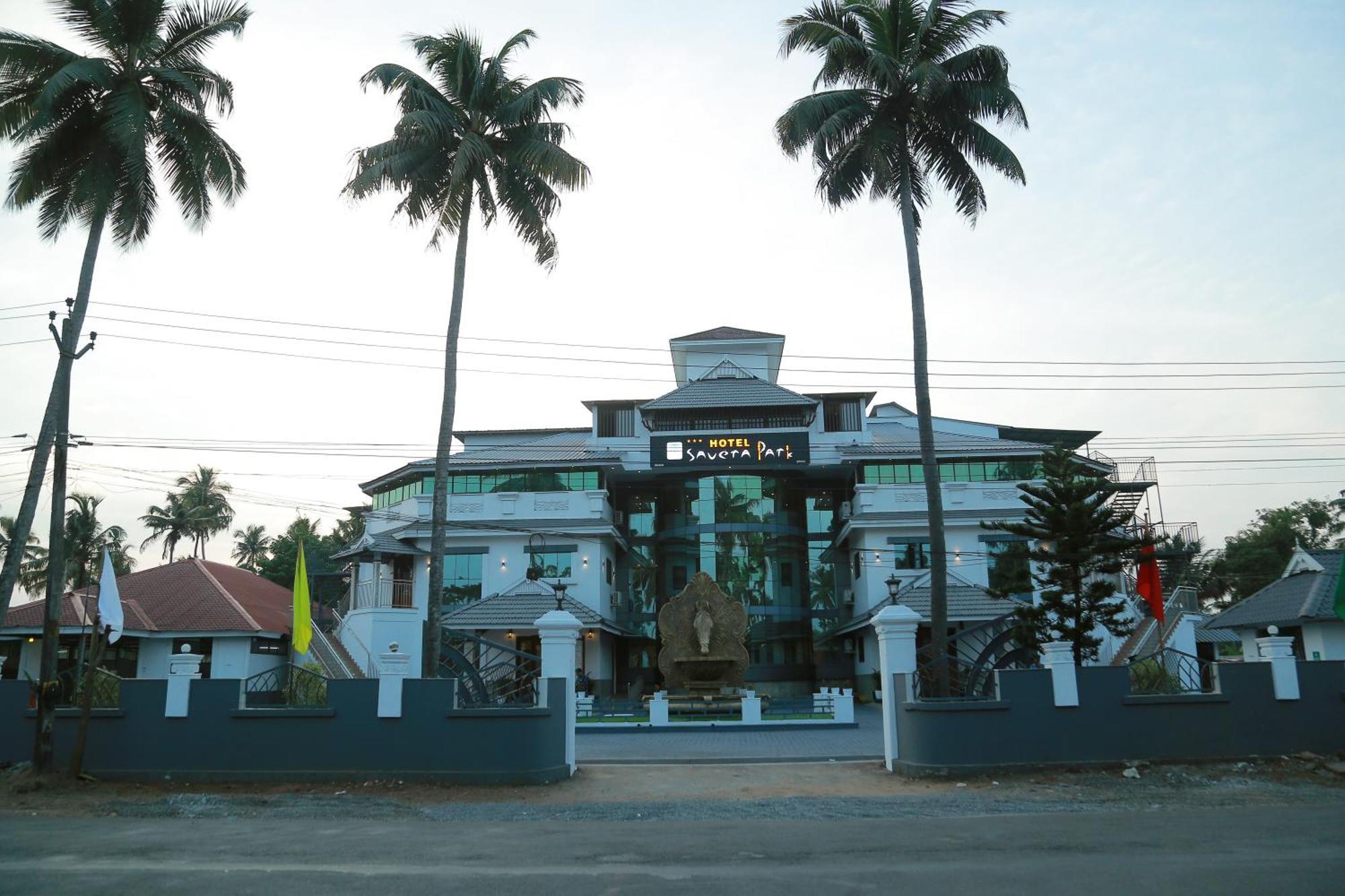 Hotel Savera Park Thrissur Εξωτερικό φωτογραφία