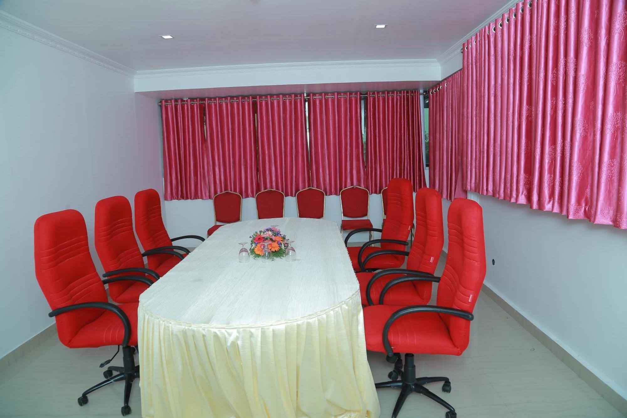 Hotel Savera Park Thrissur Εξωτερικό φωτογραφία