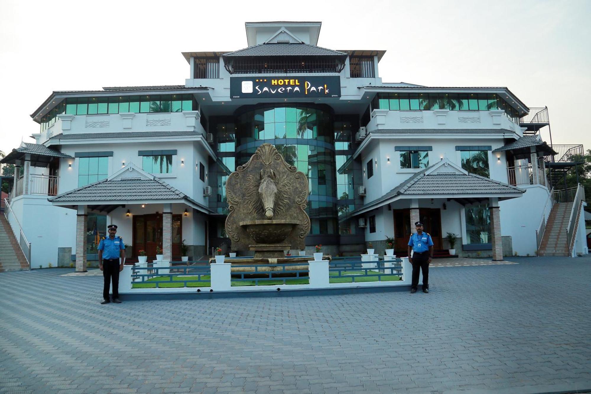 Hotel Savera Park Thrissur Εξωτερικό φωτογραφία